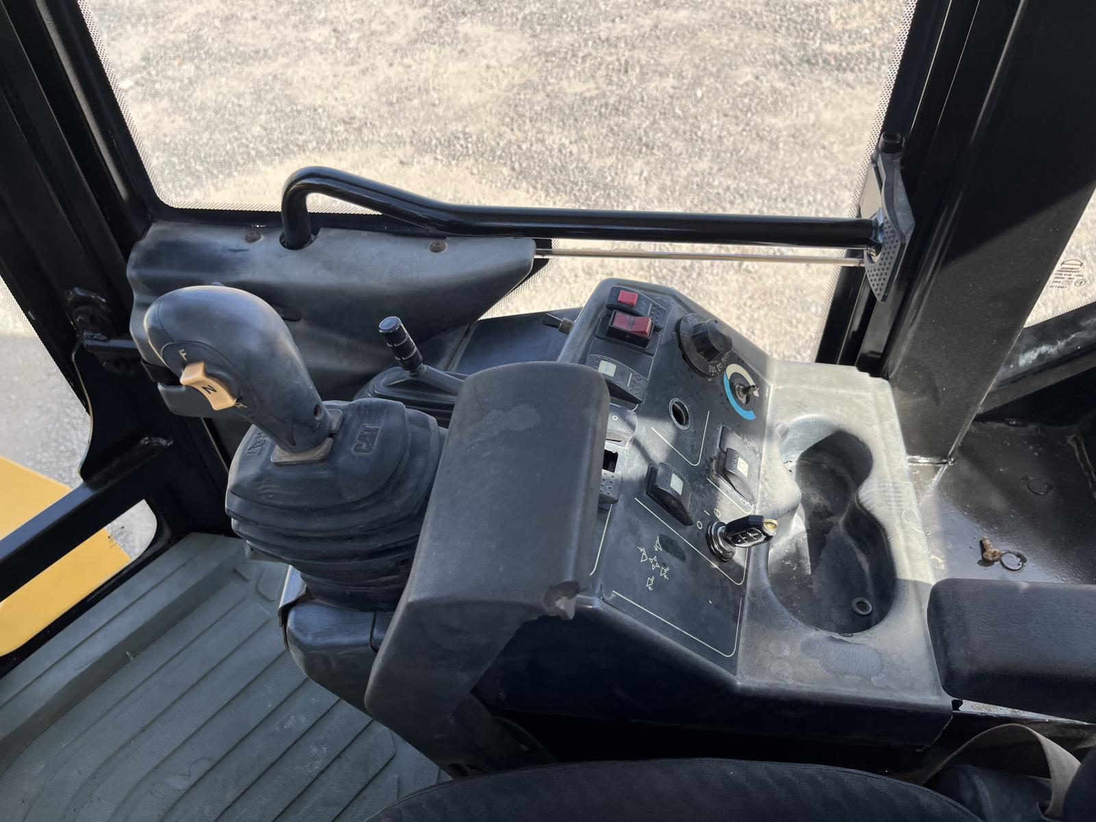 ./imagenes/INVOICE/2019/15623/CARGADOR FRONTAL CATERPILLAR 908 (14).JPG